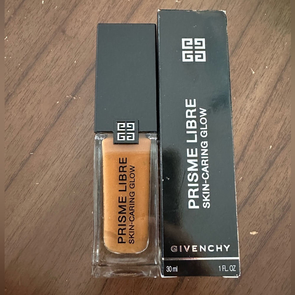 Prisme Libre skin caring glow foundation by Givenchy- Brand new